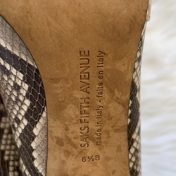 EUC Saks 5th Avenue piton leather. 6.5 - Picture 7 of 7